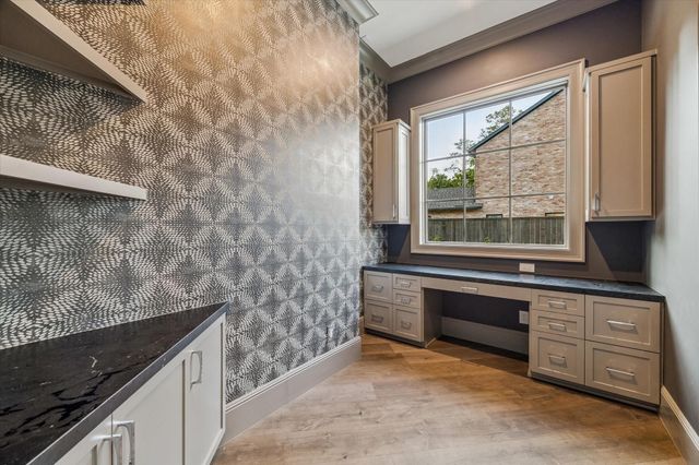 9 Valley Forge Drive, Bunker Hill Village, TX 77024