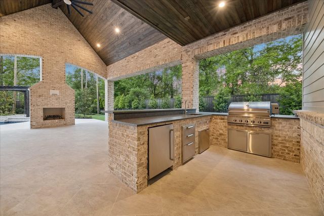 9 Valley Forge Drive, Bunker Hill Village, TX 77024