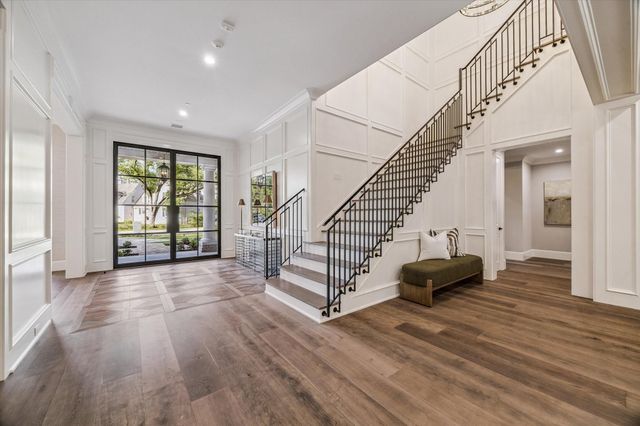9 Valley Forge Drive, Bunker Hill Village, TX 77024