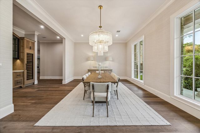 9 Valley Forge Drive, Bunker Hill Village, TX 77024