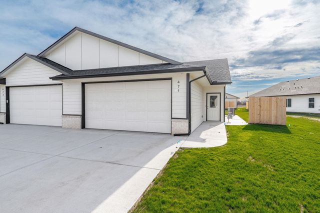 471 E Harper St, Valley Center, KS 67147