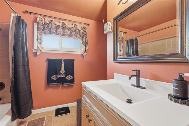 4772 Hixon Cir, Carmichael, CA 95608