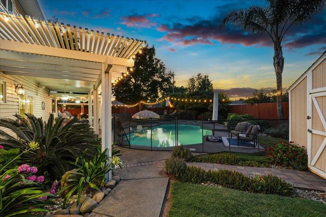 4772 Hixon Cir, Carmichael, CA 95608