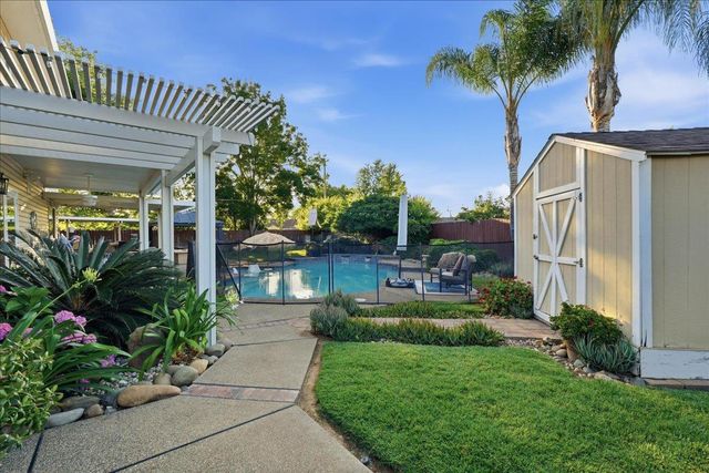 4772 Hixon Cir, Carmichael, CA 95608