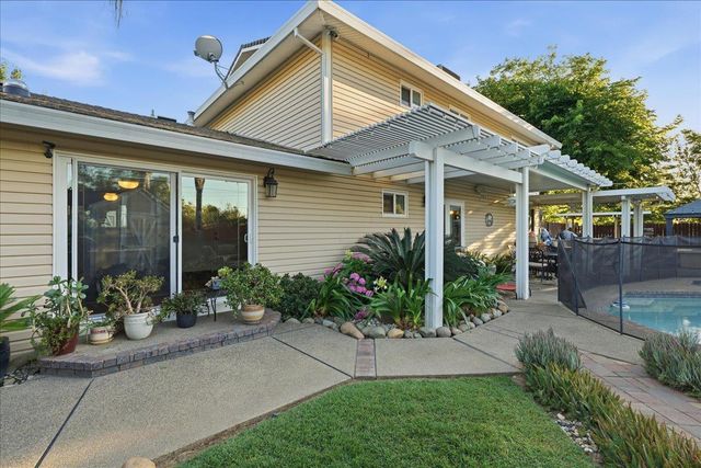 4772 Hixon Cir, Carmichael, CA 95608