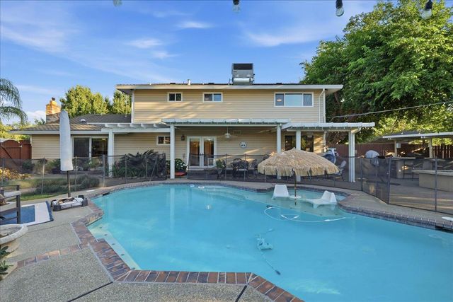 4772 Hixon Cir, Carmichael, CA 95608