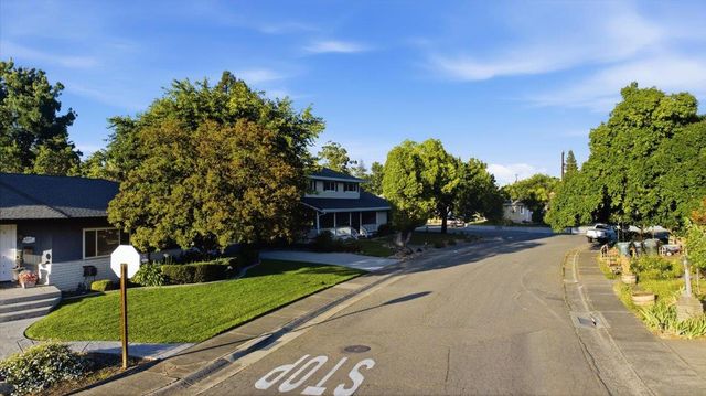 4772 Hixon Cir, Carmichael, CA 95608
