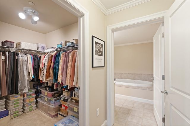 8 Crowninshield St 111, Peabody, MA 01960