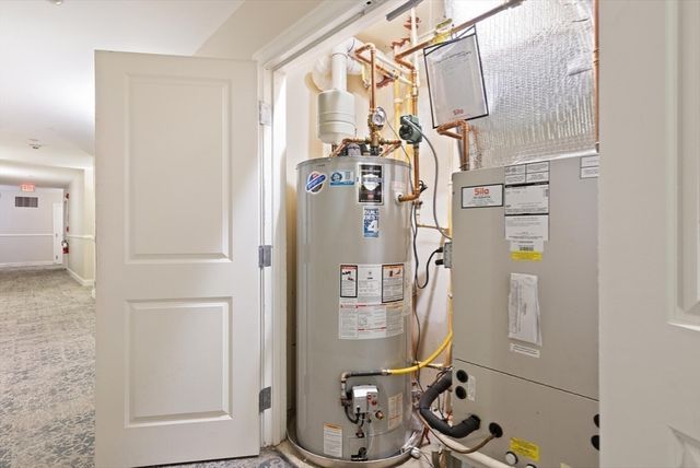 8 Crowninshield St 111, Peabody, MA 01960