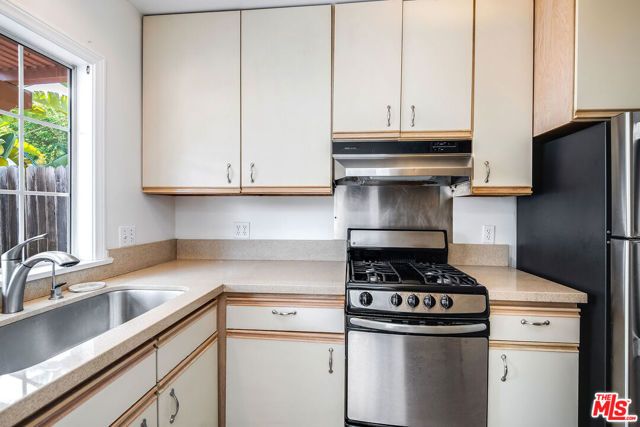 4654 Denny Avenue, Toluca Lake (los Angeles), CA 91602