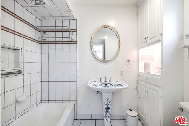 4654 Denny Avenue, Toluca Lake (los Angeles), CA 91602