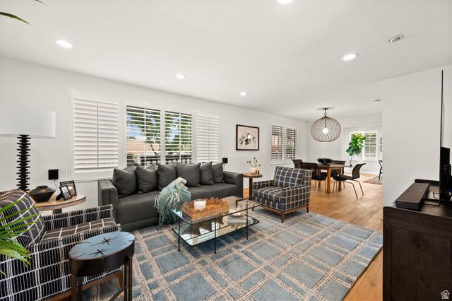 2241 E SOMERSET DR, Cottonwood Heights, UT 84121