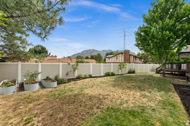 2241 E SOMERSET DR, Cottonwood Heights, UT 84121