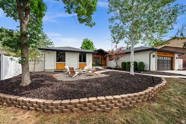 2241 E SOMERSET DR, Cottonwood Heights, UT 84121