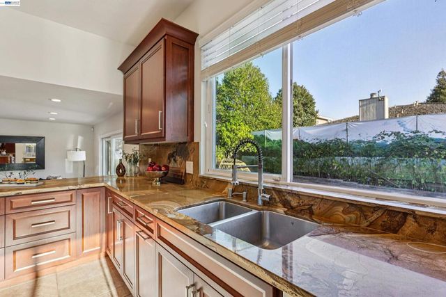 465 Wilaneta Ave, Fremont, CA 94539