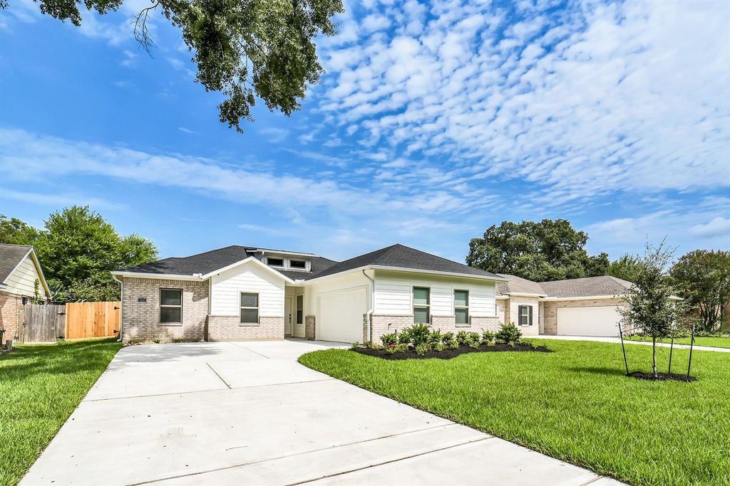 11611 Moltere Drive, Houston, TX 77065