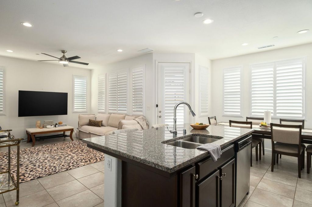 Image 15 of property listing at 906 Wishon Avenue W, Madera, CA 93636