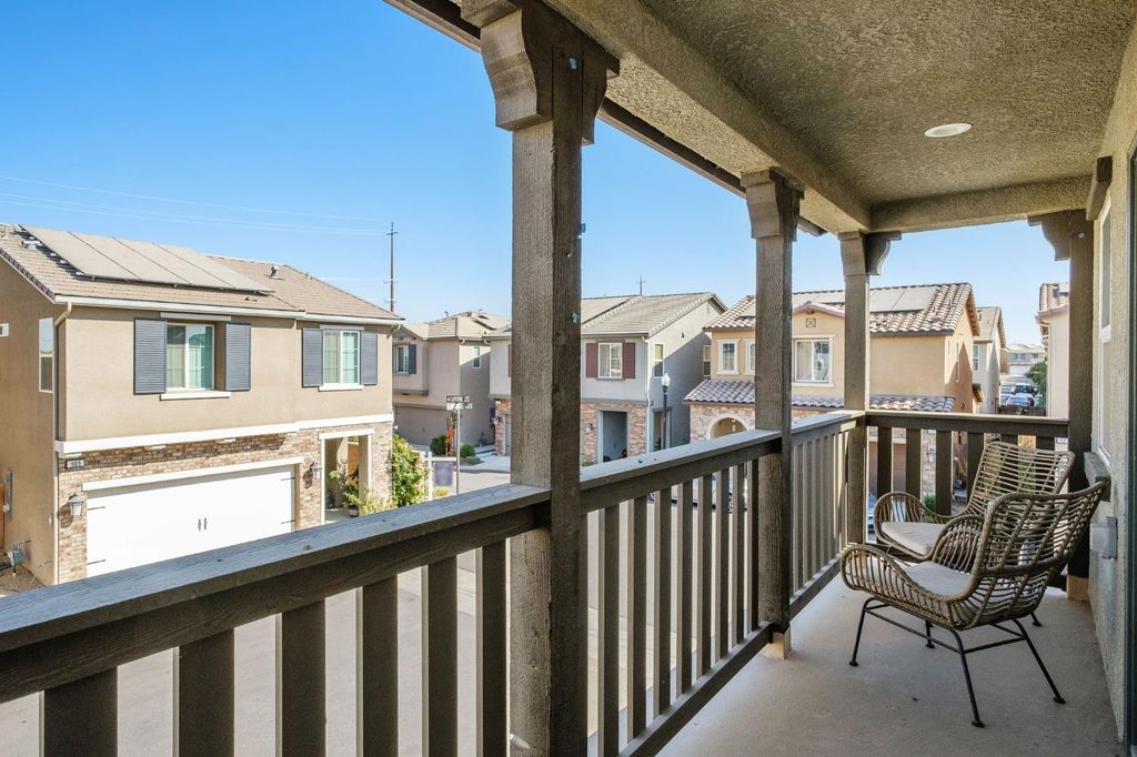 Image 21 of property listing at 906 Wishon Avenue W, Madera, CA 93636