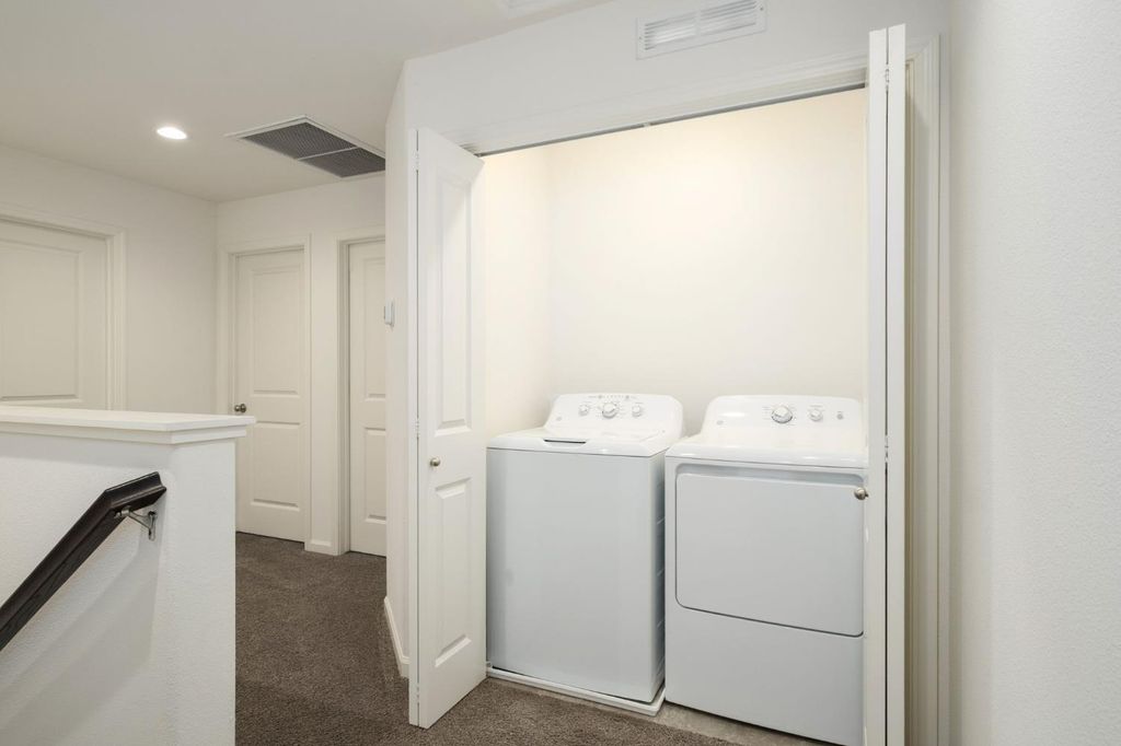 Image 25 of property listing at 906 Wishon Avenue W, Madera, CA 93636