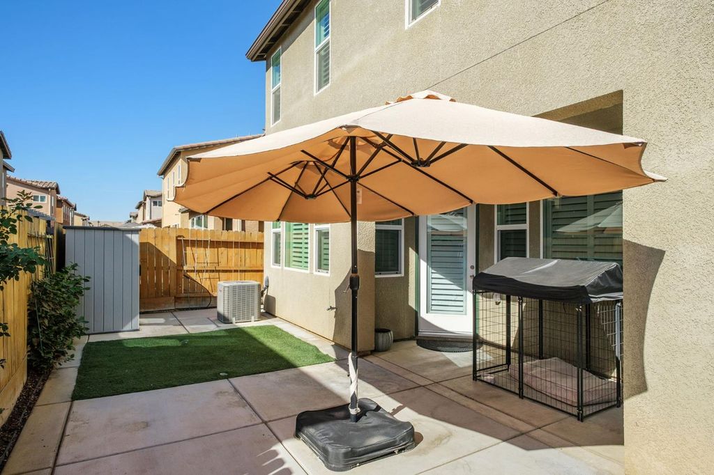 Image 27 of property listing at 906 Wishon Avenue W, Madera, CA 93636