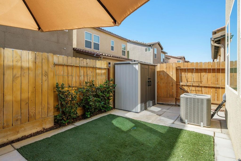 Image 28 of property listing at 906 Wishon Avenue W, Madera, CA 93636