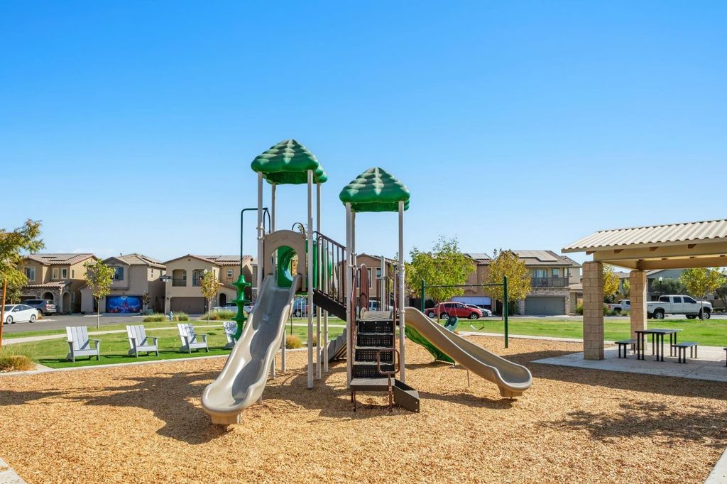 Image 29 of property listing at 906 Wishon Avenue W, Madera, CA 93636