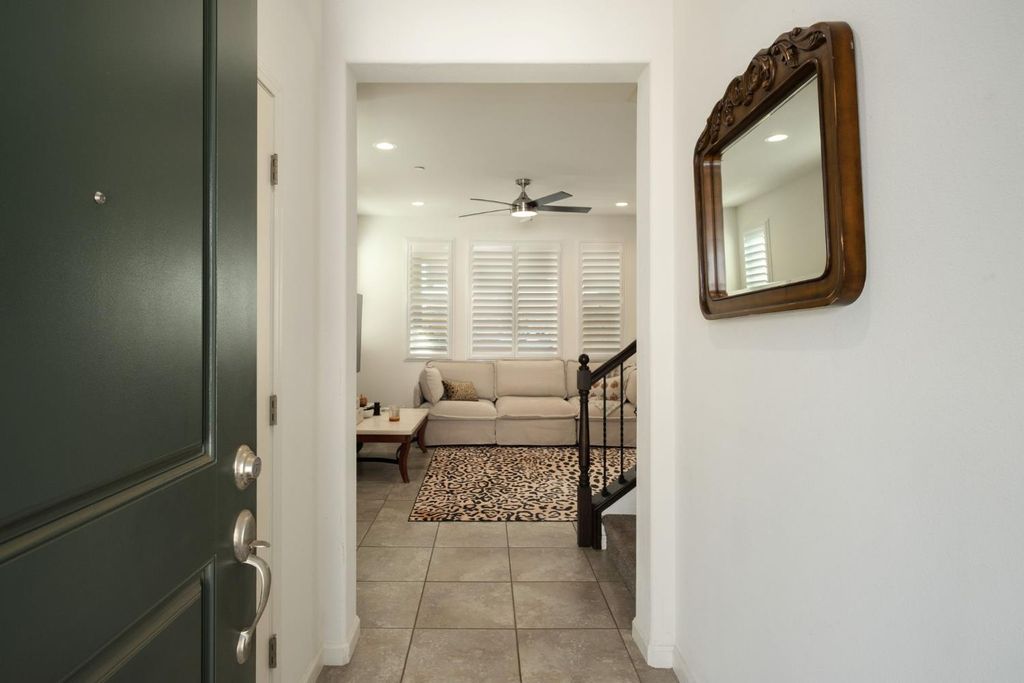 Image 5 of property listing at 906 Wishon Avenue W, Madera, CA 93636