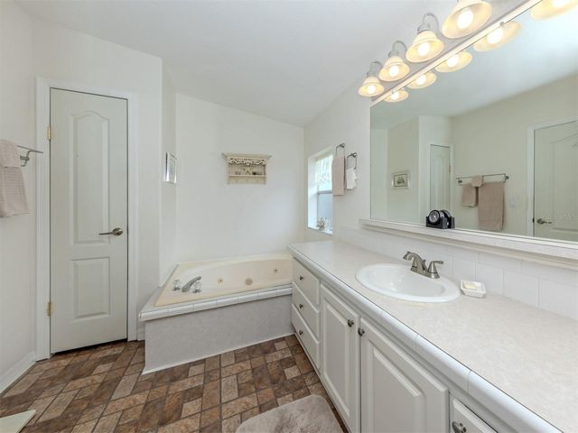 213 NATURES WAY, North Port, FL 34287