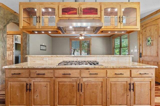 912 E 51st ST, Austin, TX 78751