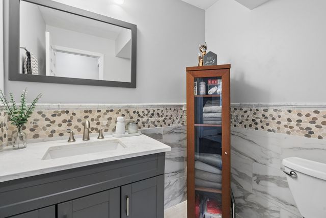 1370 Northmoor Court, Northbrook, IL 60062