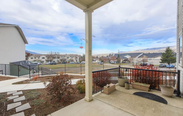 967 Golden Aspen Place, Ashland, OR 97520