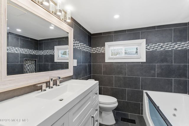 137 Oak Drive, Manchester, NJ 08759