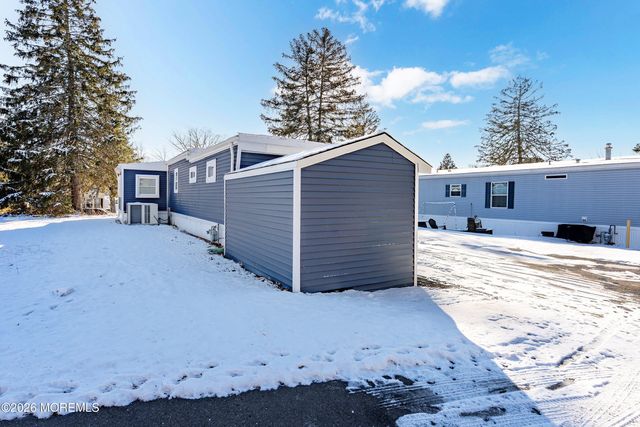 137 Oak Drive, Manchester, NJ 08759