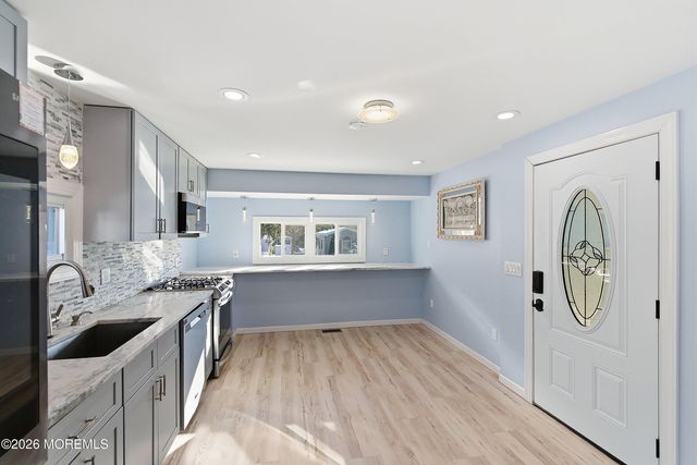 137 Oak Drive, Manchester, NJ 08759