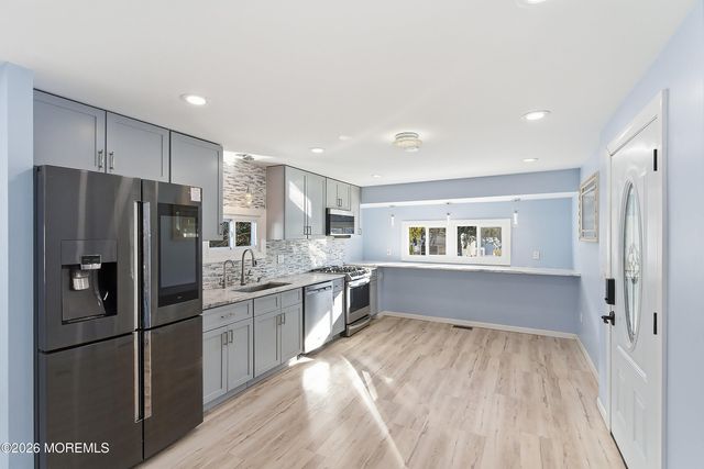 137 Oak Drive, Manchester, NJ 08759