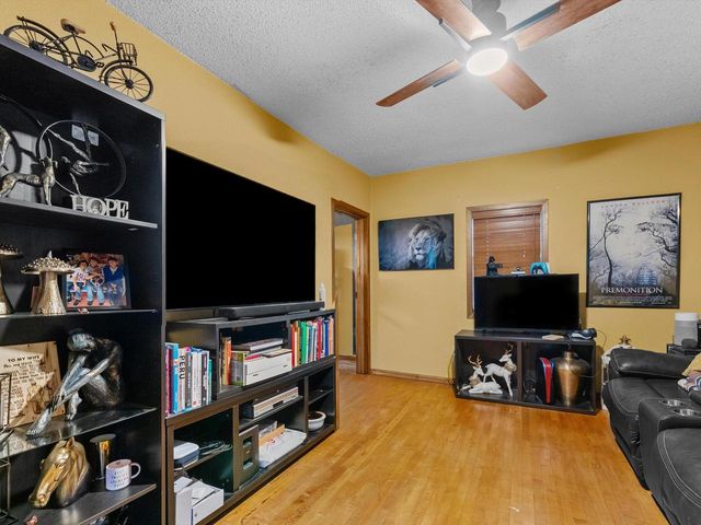 265 Lincoln AVENUE, Cleveland, WI 53015