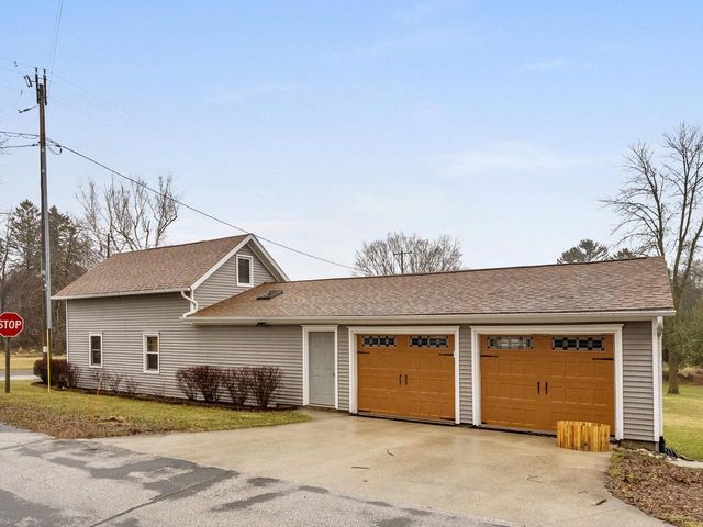 265 Lincoln AVENUE, Cleveland, WI 53015