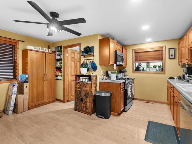 265 Lincoln AVENUE, Cleveland, WI 53015