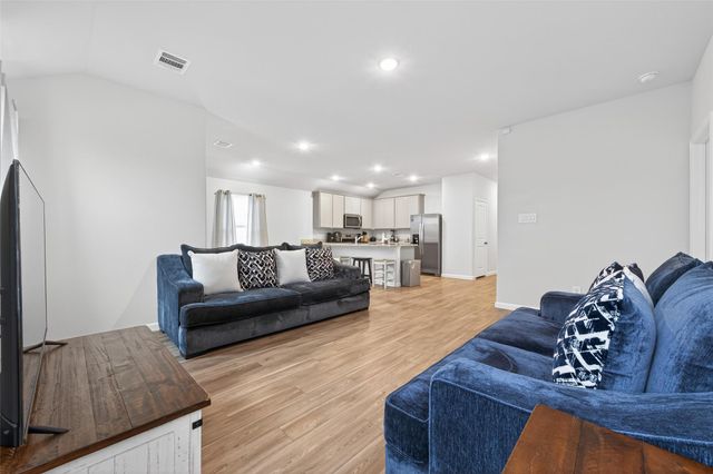 812 Brookside Drive, Dayton, TX 77535