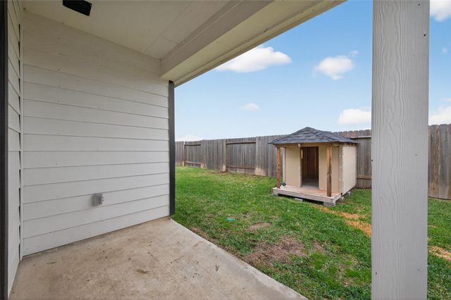 812 Brookside Drive, Dayton, TX 77535