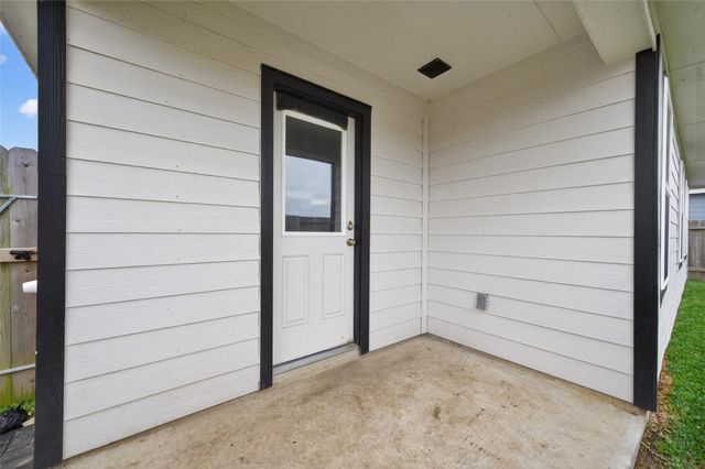 812 Brookside Drive, Dayton, TX 77535