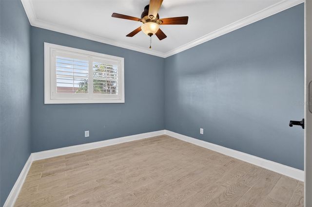 8711 BAY CREST LANE, Tampa, FL 33615