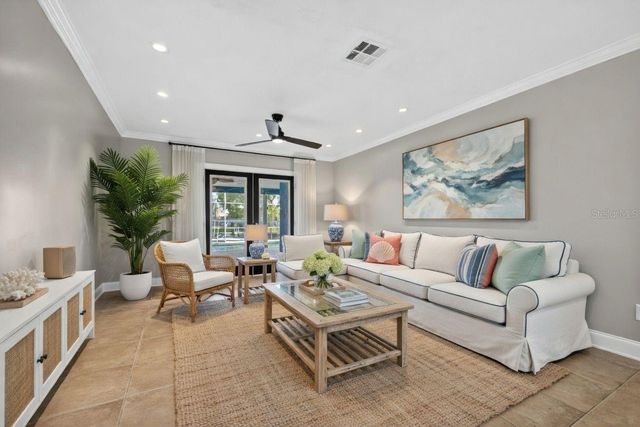 8711 BAY CREST LANE, Tampa, FL 33615