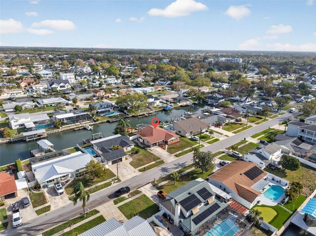 8711 BAY CREST LANE, Tampa, FL 33615