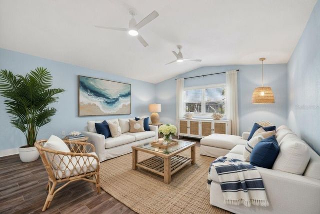 8711 BAY CREST LANE, Tampa, FL 33615