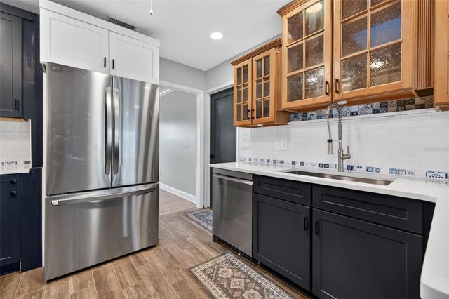 8711 BAY CREST LANE, Tampa, FL 33615