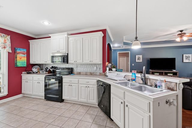 8 Oak Cliff Cove, Damascus, AR 72039