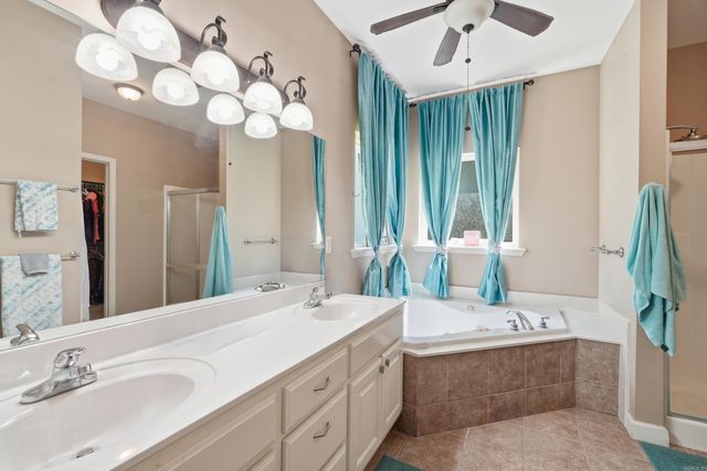 8 Oak Cliff Cove, Damascus, AR 72039