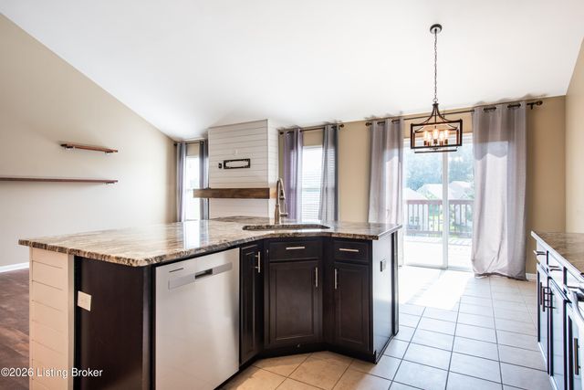 307 Brookfield View Dr, Louisville, KY 40245