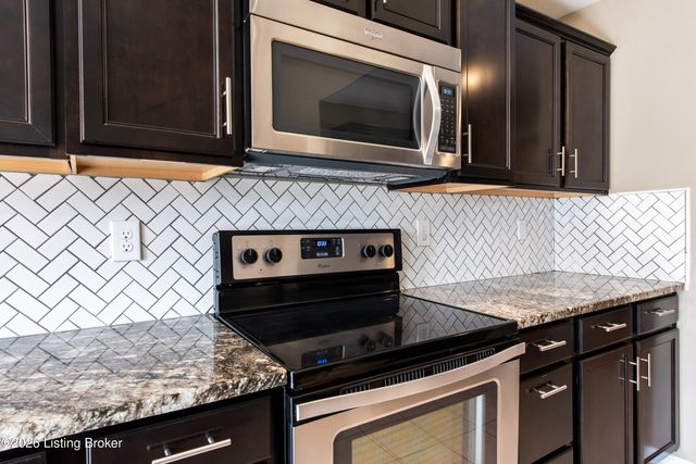 307 Brookfield View Dr, Louisville, KY 40245
